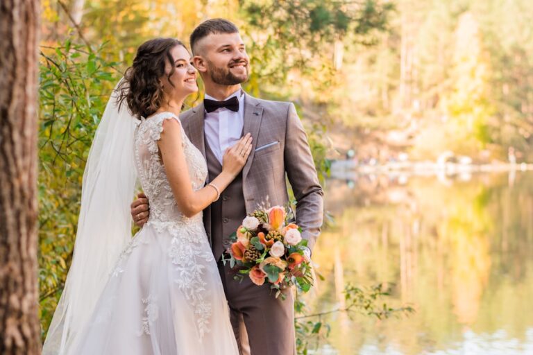 Micro Wedding vs Big Wedding