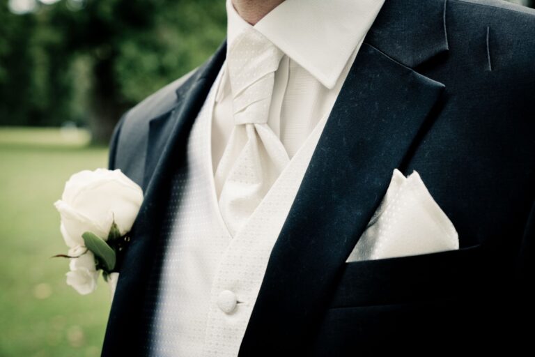 The Ultimate Guide to Sartorial Design for Modern Linen and Cotton Blend Suits