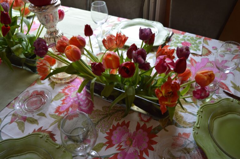 How to Build Low-Cost Centerpieces With Thrifted Vases and Dyed Silk Ribbons