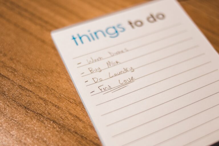How to Divide a Wedding Guest List When Both Families Insist on Inviting Coworkers